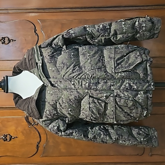 The North Face Cryptic Camo600 Down CountSnowboarding